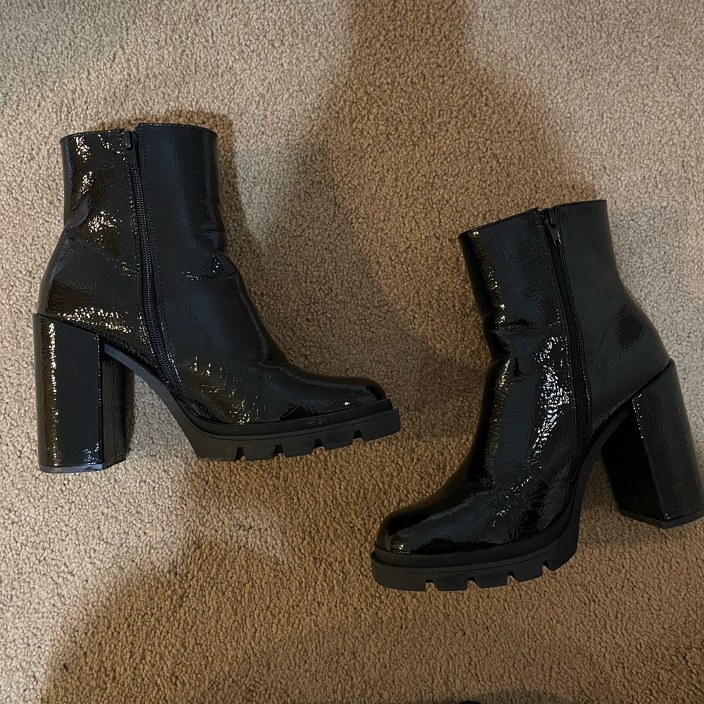 Steve Madden Black Leather Booties